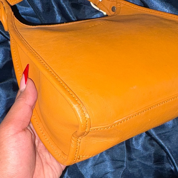 Sportscoach Tan Leather Shoulder Bag - Picture 7 of 17